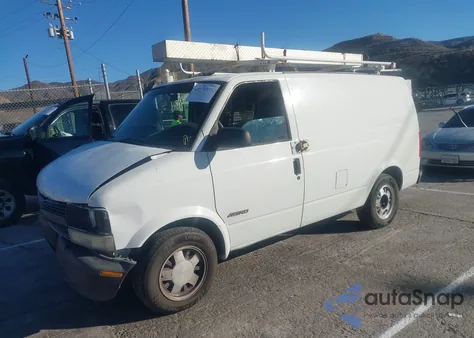 2000 Chevrolet Astro from USA, damaged, VIN 1GCDM19W3YB186670